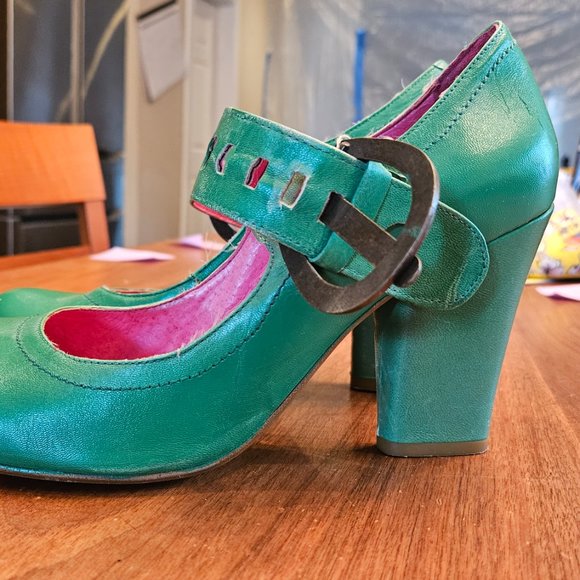 Red or Dead Green round toe Mary Jane heels size 41 - Picture 4 of 11